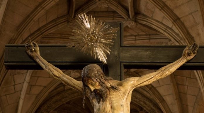 Jesús crucificado es olvidado