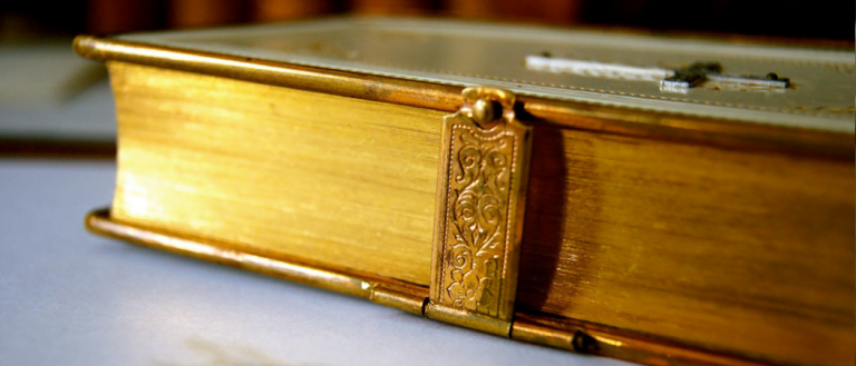 ¿Deben las mujeres leer en Misa?