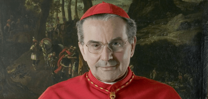 Cardenal Caffarra: el Papa no puede cambiar la doctrina con una nota de pie de página