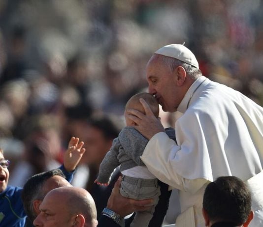 Francisco, la contracepción y el mito de las monjas violadas