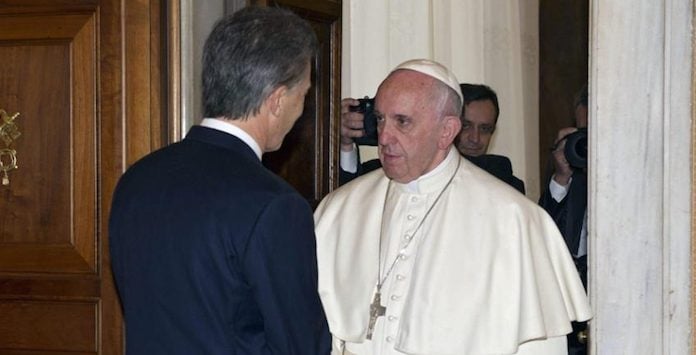 Francisco, aborto, homosexualidad, Macri y otros avatares: dime con quién andas…