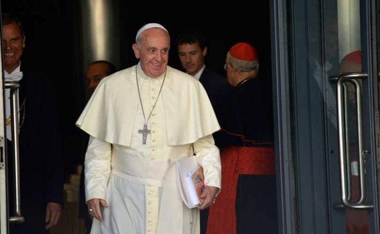 Las observaciones del papa Francisco sobre los homosexuales tienen a los católicos anti-católicos regocijándose