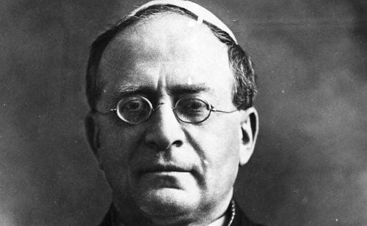 Encíclica Mortalium Animos condenando el falso ecumenismo. Pío XI