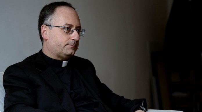 ÚLTIMA HORA: Antonio Spadaro, S.J., arremete contra los cuatro Cardenales para hacerles callar