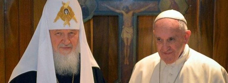 Sobre el abrazo entre Francisco y Kirill cae la sombra de Putin