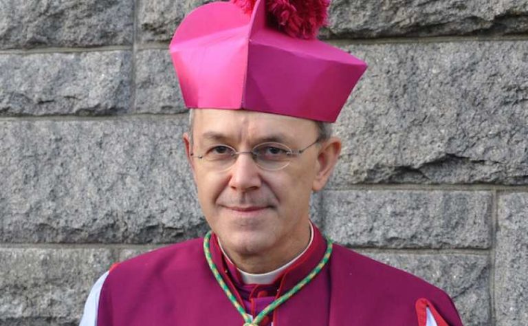 12 pasos del obispo Schneider para sobrevivir como familia católica en un desierto herético