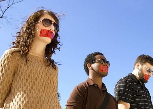 10 razones por las que se debe rezar fuera de un centro de aborto