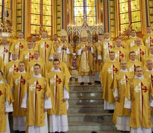 Pobres «Heraldos del Evangelio», a punto de ver cómo es la misericordia de Francisco