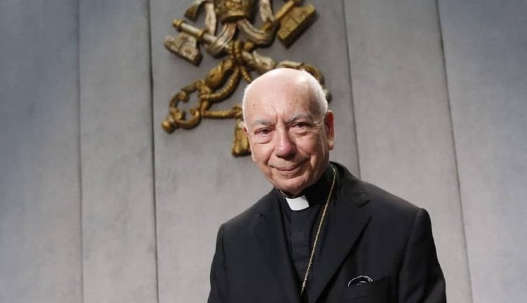Cardenal Coccopalmerio: los fieles tendrán que aceptar la Comunión de los adúlteros