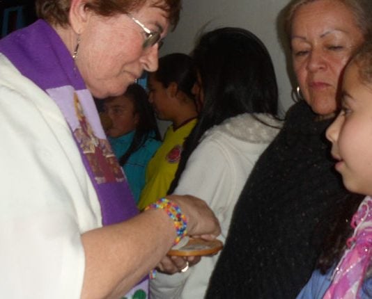 ¿Sucedáneos? No, SACERDOTES