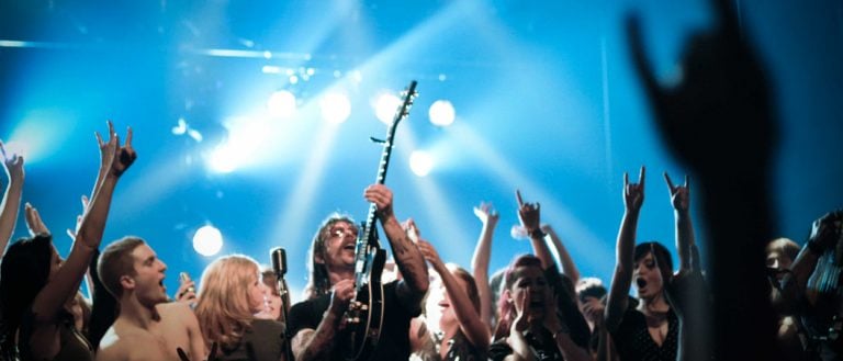La banda americana tocaba “Besa al diablo” en el momento en que los terroristas atacan