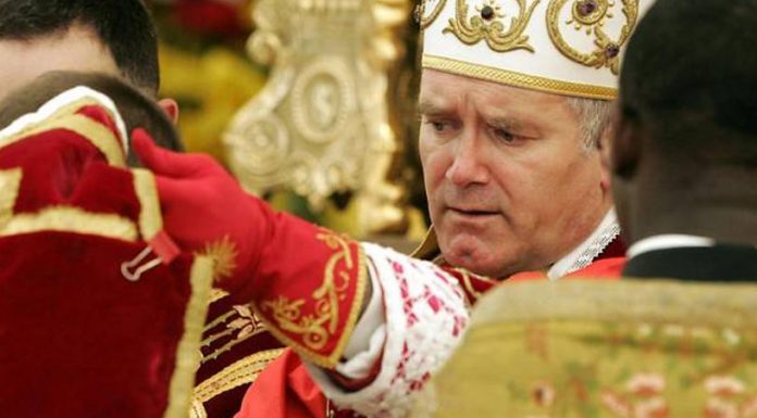 Fellay encargado por la Santa Sede de procesar a uno de sus sacerdotes