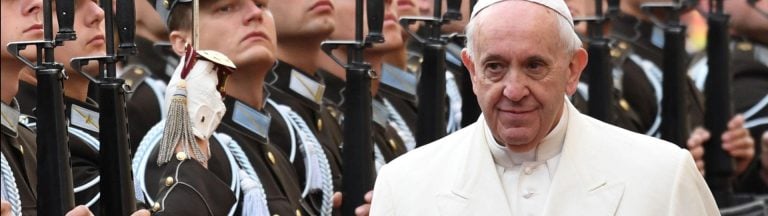 El papa Francisco ya no disimula su estrategia para manipular el resultado del Sínodo de la Juventud