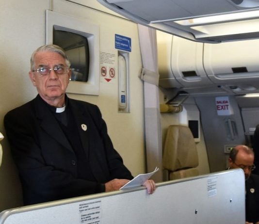 Francisco confirma que sí hay cambios respecto a los divorciados y la Eucaristía
