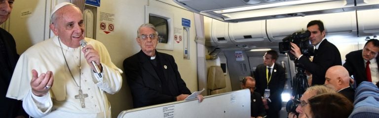 Francisco confirma que sí hay cambios respecto a los divorciados y la Eucaristía