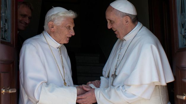 No un Papa, sino dos: uno «activo» y otro «contemplativo»