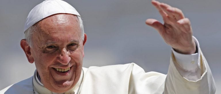 El primer Papa demótico escandaliza a los pequeños