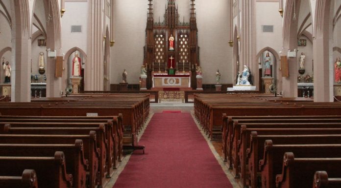 Normas de Respeto en el interior de la Iglesia