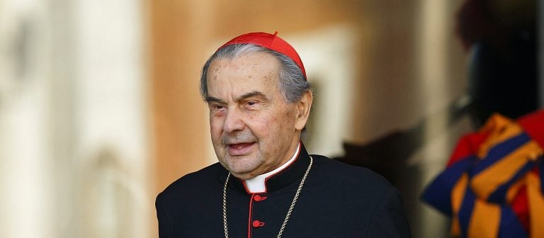 Card. Caffarra: “Sólo un ciego puede negar que en la Iglesia hay una gran confusión”