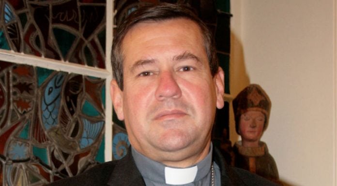 La Masacre: Otro obispo conservador “dimitido”… esta vez en Francia