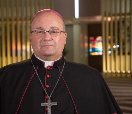 Un arzobispo de Malta defiende la comunión para los adúlteros: ‘Estamos siguiendo al Papa’