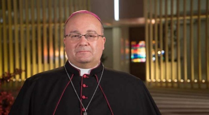 Un arzobispo de Malta defiende la comunión para los adúlteros: ‘Estamos siguiendo al Papa’