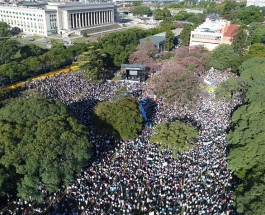 Los argentinos se vuelcan a las calles para manifestarse a favor de la vida y contra un proyecto de ley de aborto