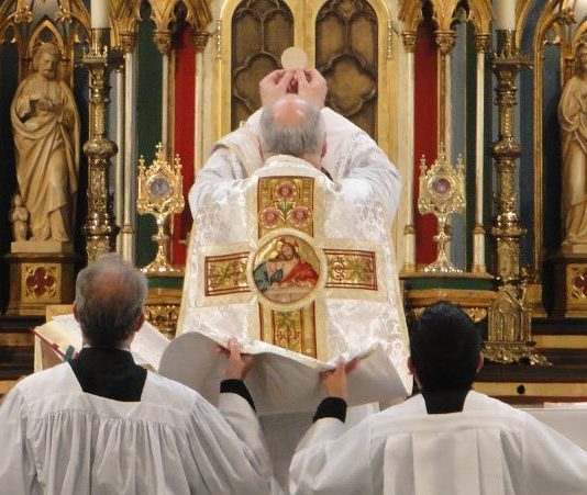 Mateo, ¿por qué esa obsesión por la vieja liturgia?