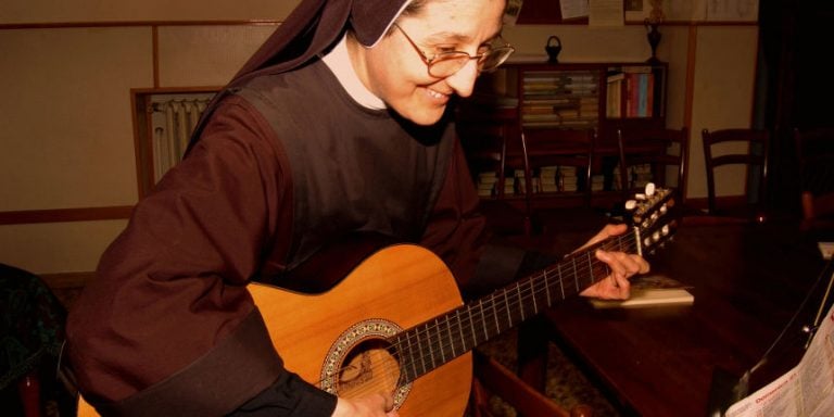 La música es una causa importante de la caída de las congregaciones