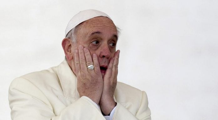 El Papa sobre los grupos Tradicionalistas: “Una corriente pelagianista. ¡Es como retroceder 60 años! Cuentan los rosarios… Por favor, no se rían.”