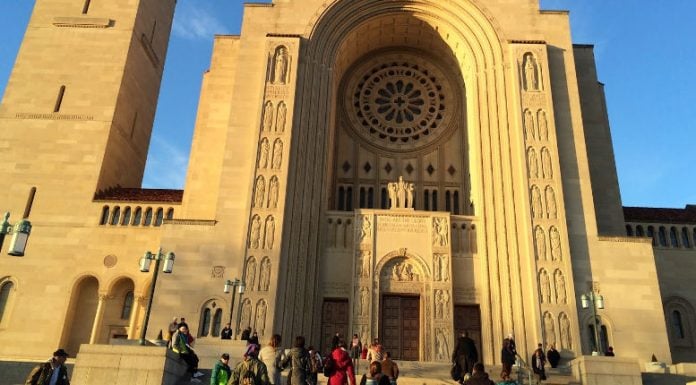 La FSSPX ofrece Missa Cantata en la Basílica del Santuario Nacional de los EE.UU