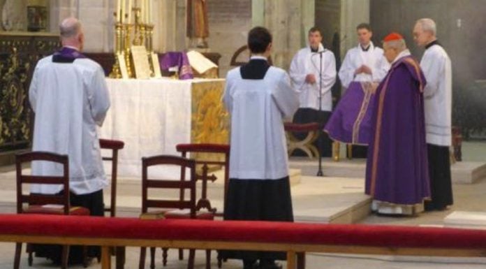 La Misa Tradicional vuelve a entrar en la vida regular de la Iglesia