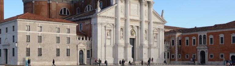 La arquitectura religiosa y la Misa Tradicional: teocentrismo inequívoco
