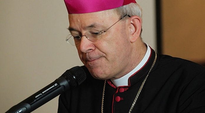Diez elementos de renovación en la liturgia