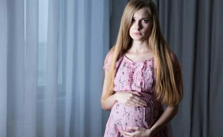 Reino Unido: la «educación» sexual aumenta el riesgo de embarazos entre adolescentes