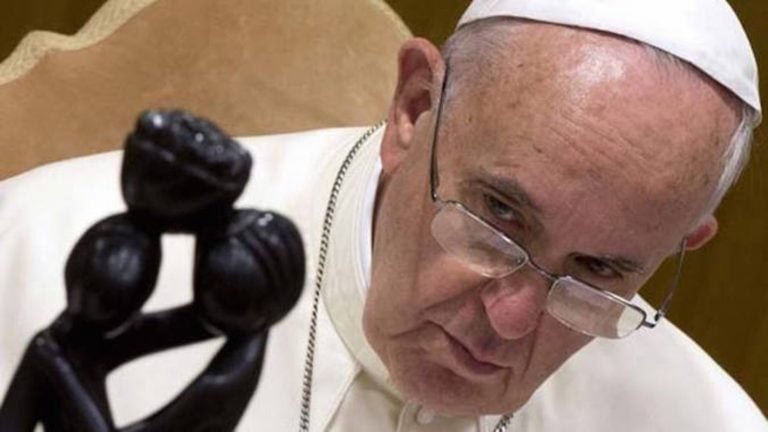 El Papa Francisco juega con fuego. Fuego del infierno