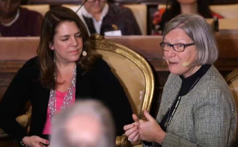 Monja abortista da conferencia en el Vaticano