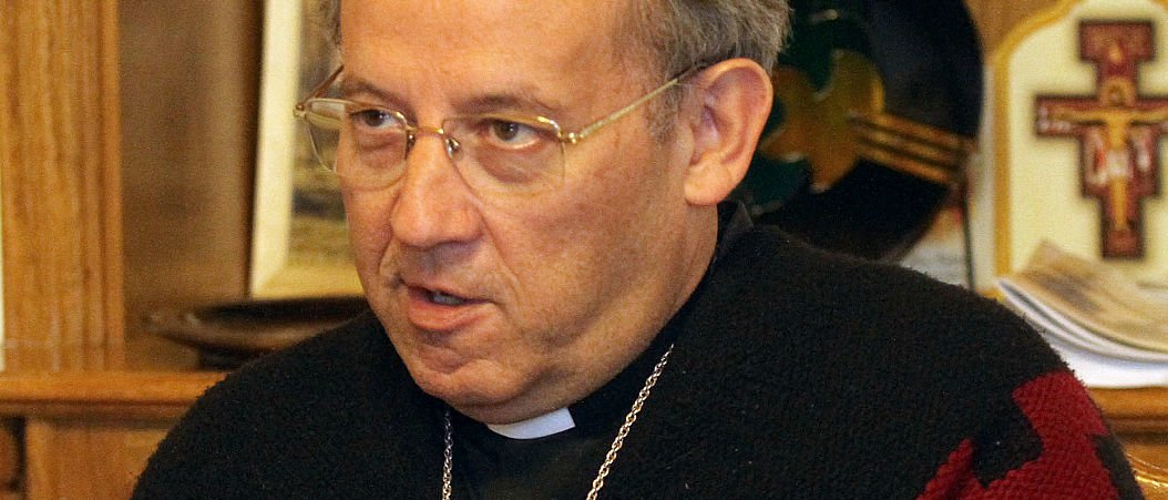 EN EL AÑO DE LA MISERICORDIA: Mons. Taussig echa al Rector 