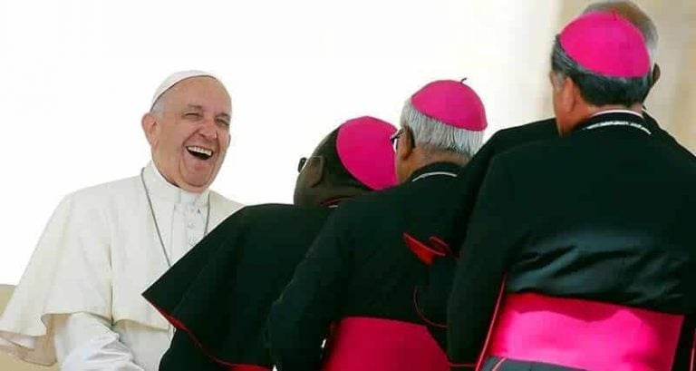 Un ilusorio circuito de retroalimentación papal