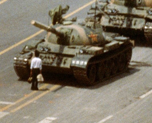 Tiananmen en la Iglesia. Es hora de Héroes, no de cobardes