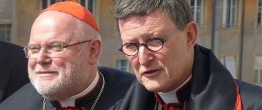 Un cardenal, siete obispos y cuatro nuevos “dubia”. Esta vez sobre la intercomunión