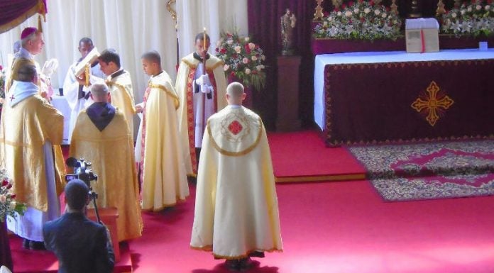 Consagración ilícita revelada por Rorate acontece en Brasil en este momento