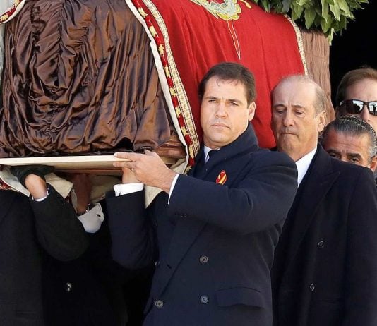 A Francisco Franco. En el día que profanaron su tumba