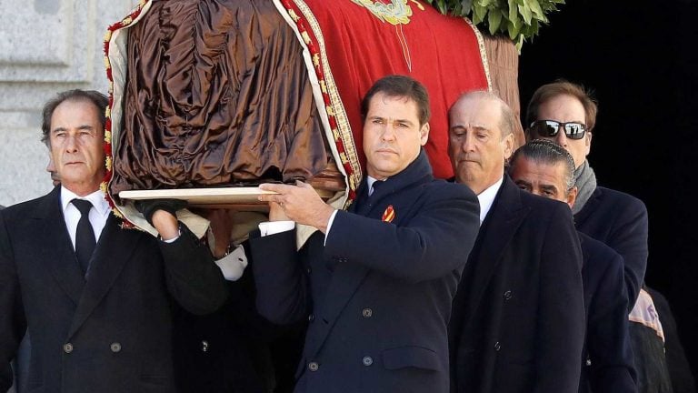 A Francisco Franco. En el día que profanaron su tumba