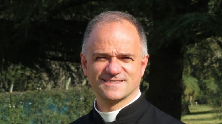 Carta del Superior de la FSSPX a todos los fieles confinados en sus casas por el Coronavirus