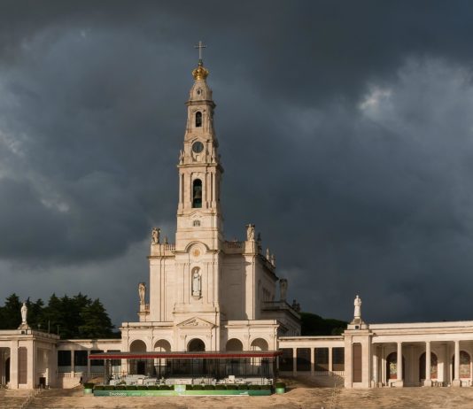 El acordonamiento policial del santuario de Fátima