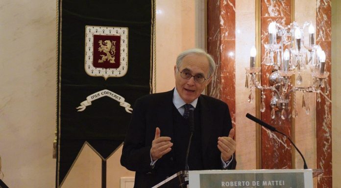 Roberto de Mattei: «El espíritu del mundo ha penetrado en la Iglesia y la ha corrompido»
