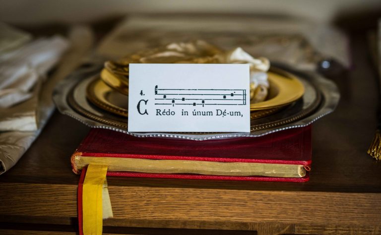 Por qué seguir siendo católicos, a pesar de todo