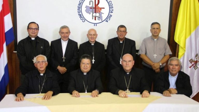 La Conferencia Episcopal de Costa Rica prohíbe la Misa tradicional en todo el país