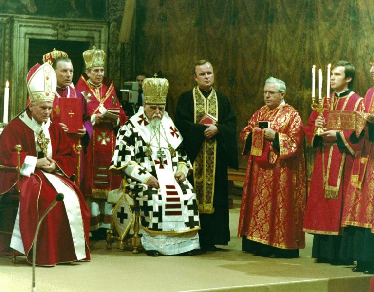 Las ordenaciones clandestinas ante el derecho canónico: qué podemos aprender de los cardenales Wojtyła y Slipyj